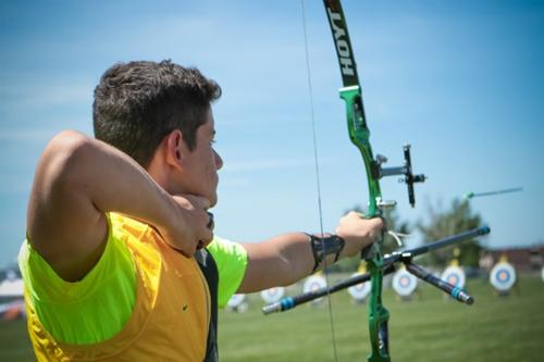 Marcus Vinícius D'Almeida atira durante o Mundial Júnior, em Yankton / Foto: worldarchery.org